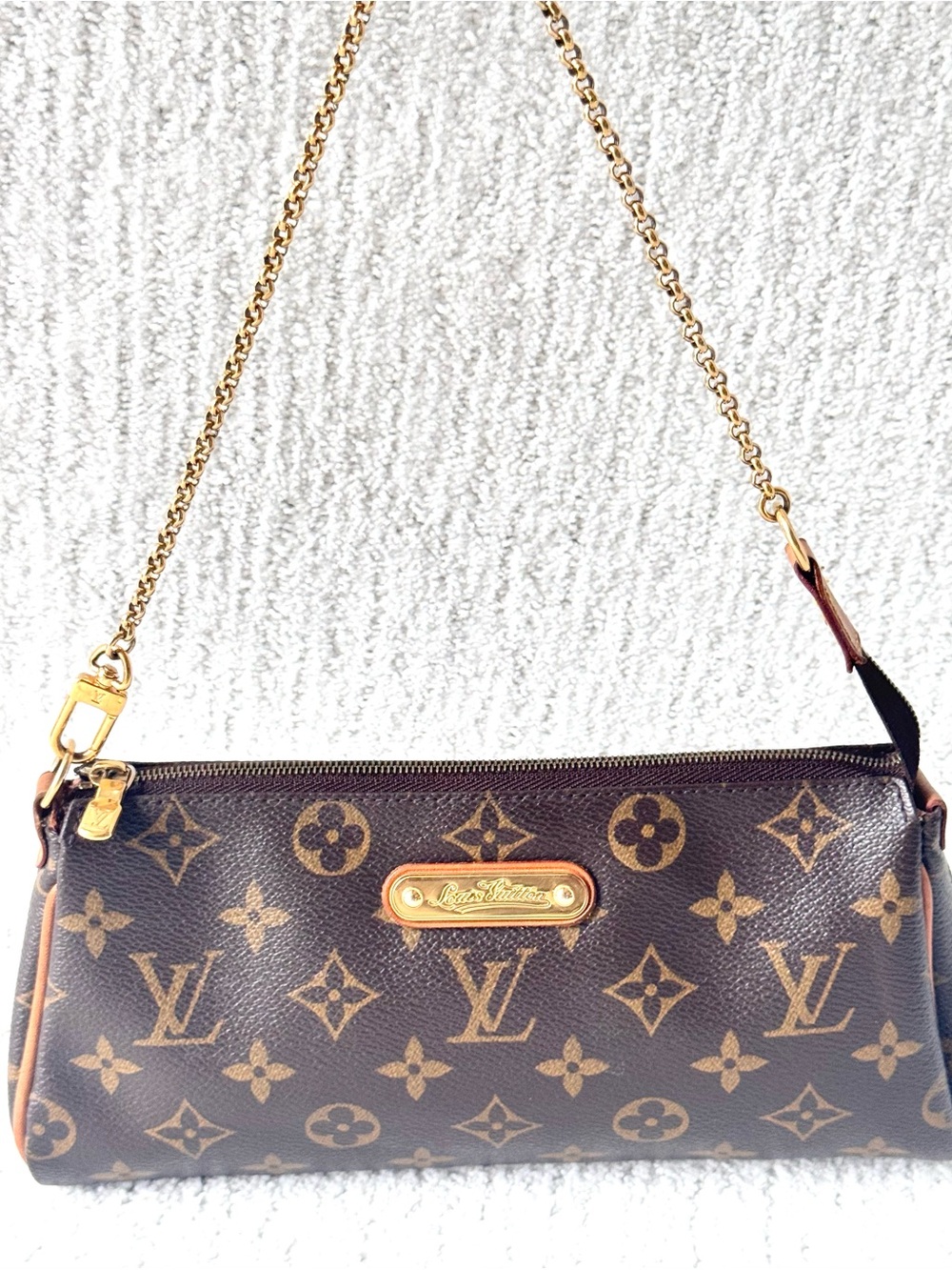 Louis Vuitton Monogram Eva clutch Canvas Gold-Tone Chain Shoulder Bag